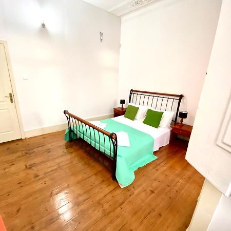Artdeco Chiado 4 - Large Comfortable Double Room With Shared Bathroom Lisboa Ngoại thất bức ảnh
