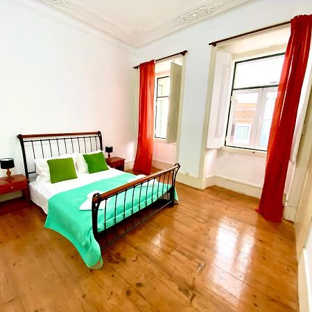 Artdeco Chiado 4 - Large Comfortable Double Room With Shared Bathroom Lisboa Ngoại thất bức ảnh
