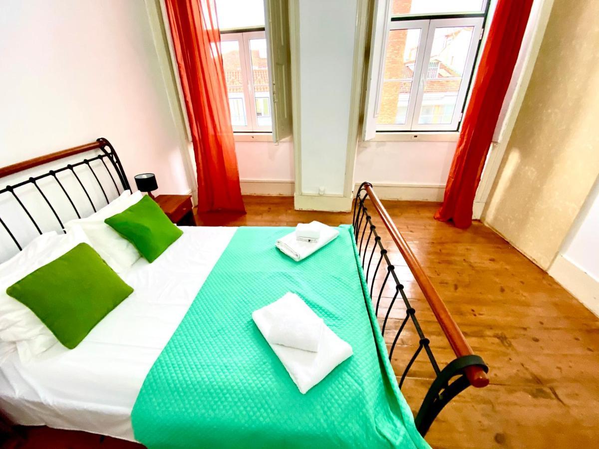 Artdeco Chiado 4 - Large Comfortable Double Room With Shared Bathroom Lisboa Ngoại thất bức ảnh