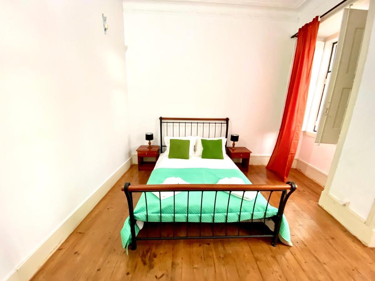 Artdeco Chiado 4 - Large Comfortable Double Room With Shared Bathroom Lisboa Ngoại thất bức ảnh